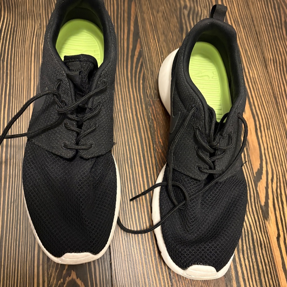 Nike Roshe One Black Mesh Sneakers – Men’s Size 8